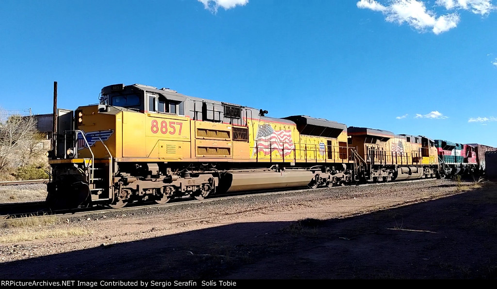 UP 8857 UP 7511 FXE 4018